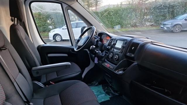 Peugeot Boxer image 2