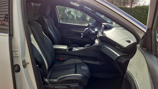Peugeot 3008 image 3