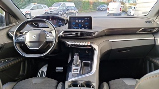 Peugeot 3008 image 2