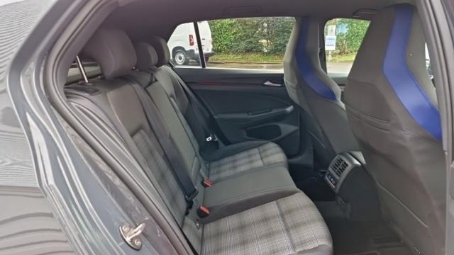 Volkswagen Golf image 8