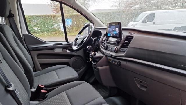 Ford Transit Custom image 3
