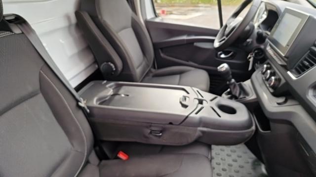 Renault Trafic image 3