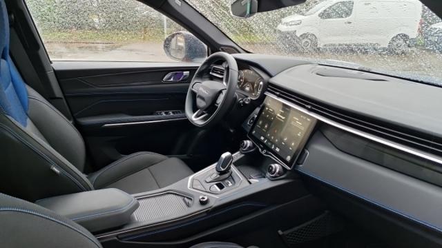 Lynk & Co 01 image 8