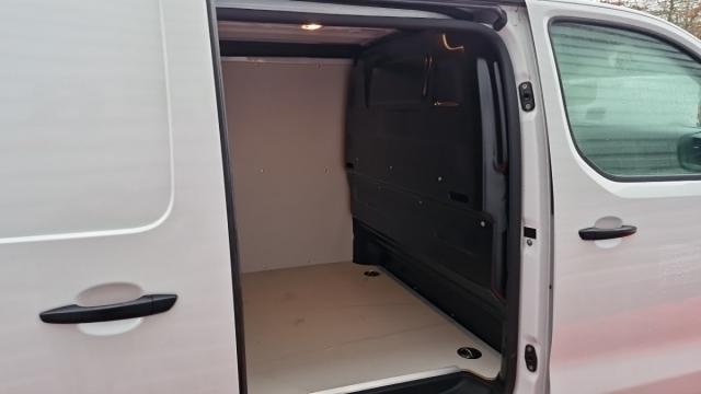 Citroen Jumpy image 2