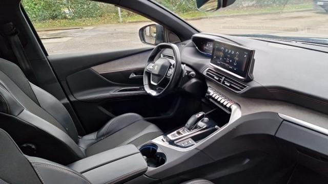 Peugeot 5008 image 1