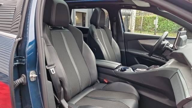 Peugeot 5008 image 2