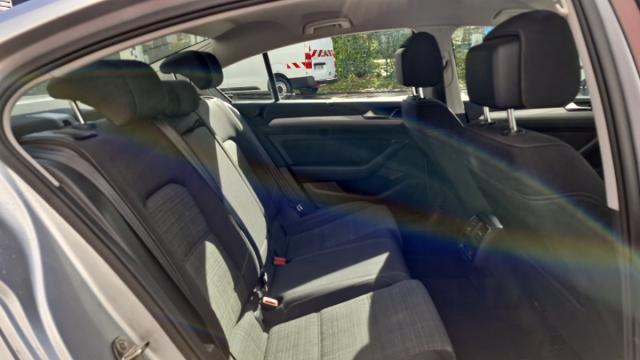 Volkswagen Passat image 6