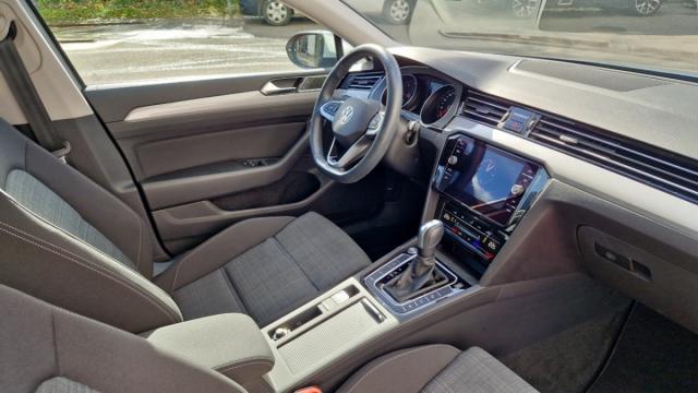 Volkswagen Passat image 5