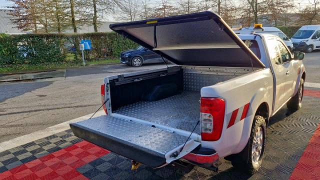 Nissan Navara image 9