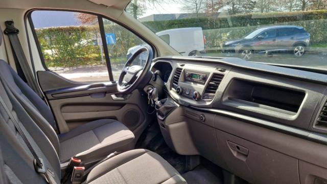 Ford Transit Custom image 3