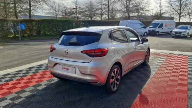 Renault Clio image 9