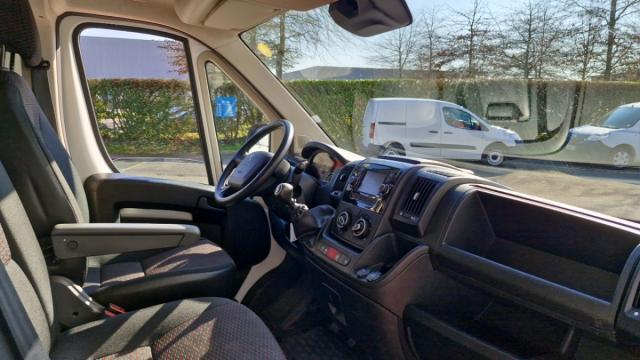 Peugeot Boxer image 2