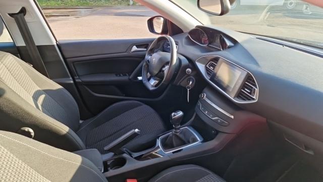 Peugeot 308 image 7