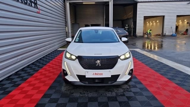 Peugeot 2008 image 1