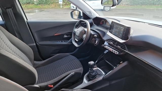 Peugeot 2008 image 6