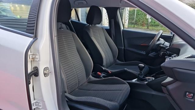 Peugeot 2008 image 7