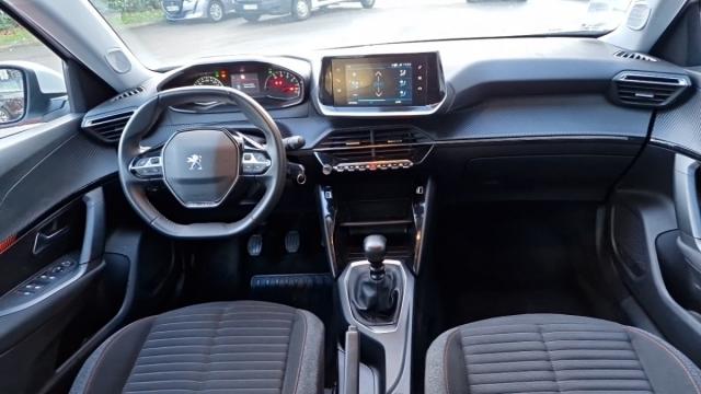 Peugeot 2008 image 2