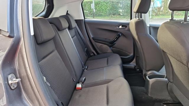Peugeot 208 image 3