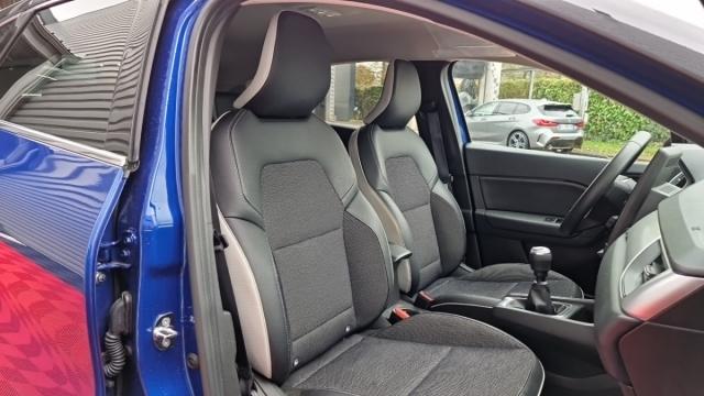 Renault Captur image 3