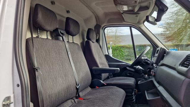 Renault Master image 9