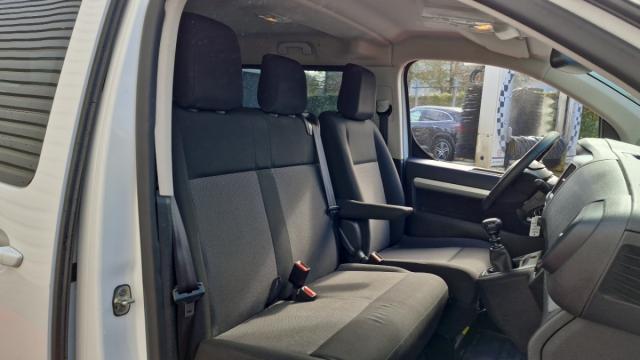 Peugeot Traveller image 5