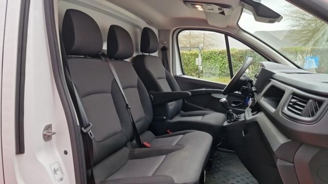 Renault Trafic image 9