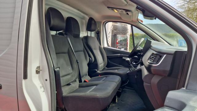 Renault Trafic image 3