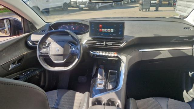 Peugeot 5008 image 1