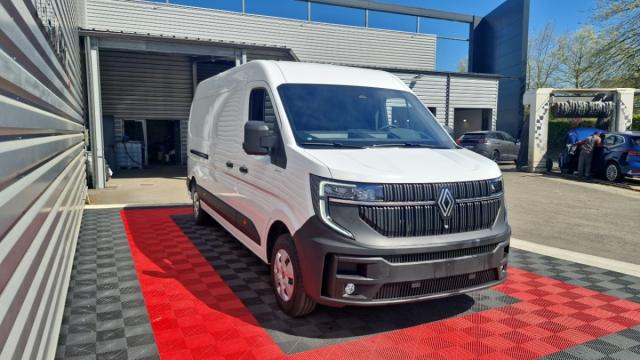 Renault Master image 1