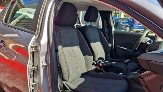 Peugeot 208 image 2