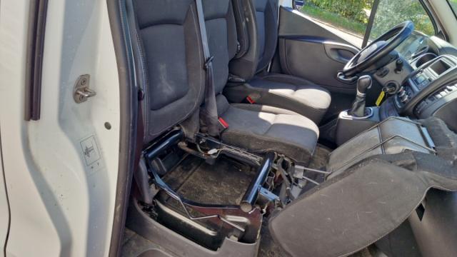 Renault Trafic image 9