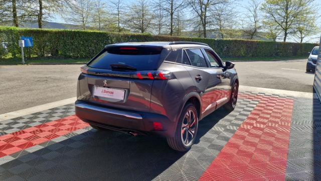 Peugeot 2008 image 2