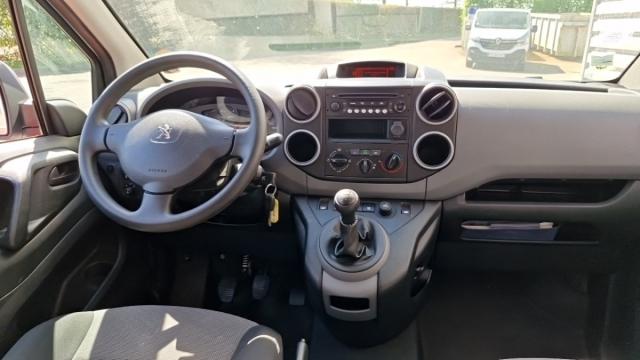 Peugeot Partner image 1
