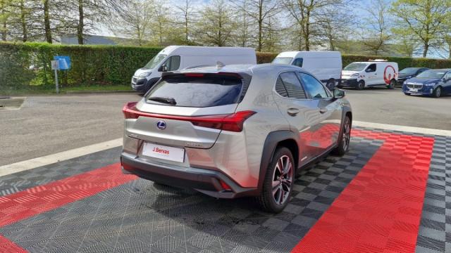 Lexus Ux image 2