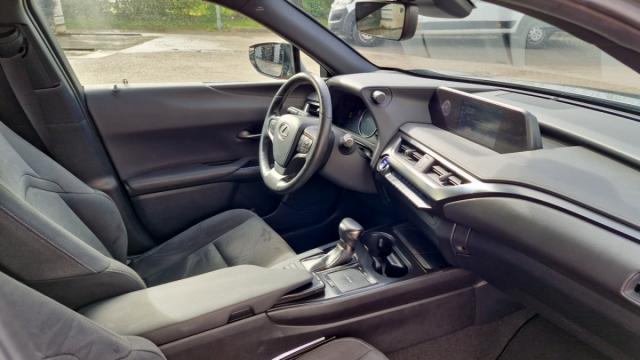 Lexus Ux image 7