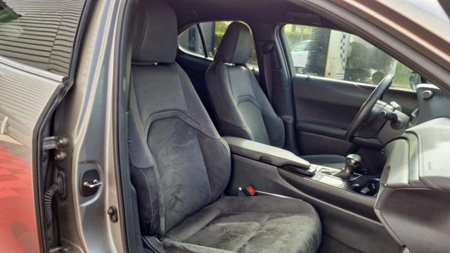 Lexus Ux image 3