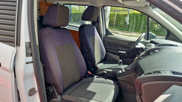 Ford Transit Connect image 9