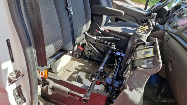 Ford Transit image 4