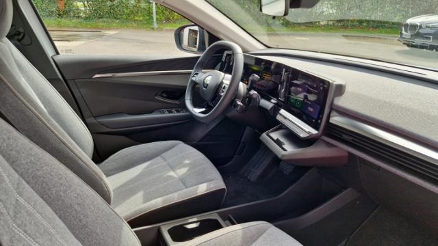 Renault Mégane E-Tech image 2