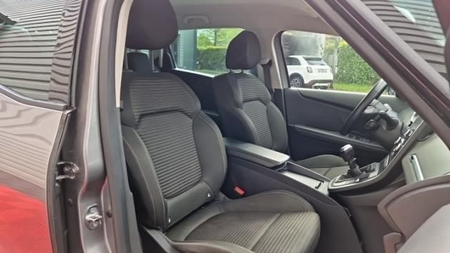 Renault Grand Scénic image 2