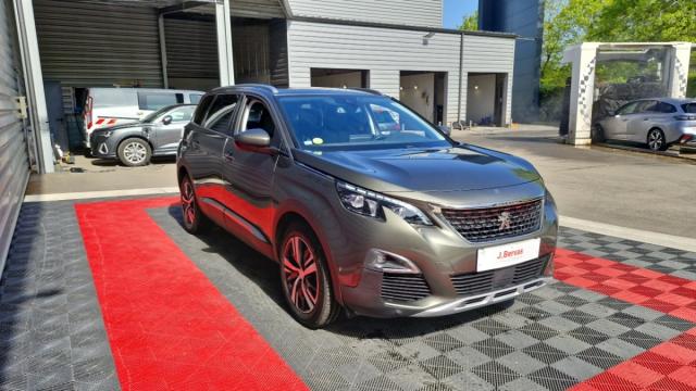 Peugeot 5008 image 1