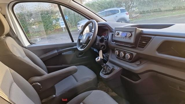 Renault Trafic image 8