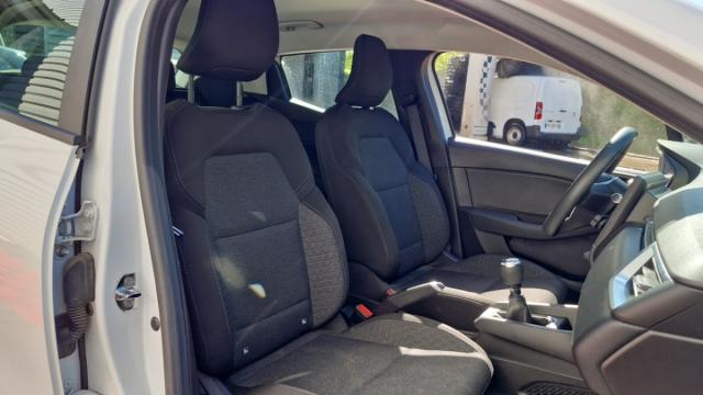 Renault Clio image 2