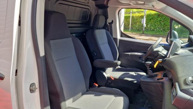 Peugeot Partner image 2