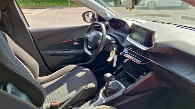 Peugeot 208 image 4