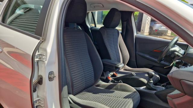 Peugeot 208 image 7