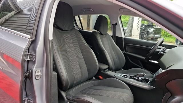Peugeot 308 image 2