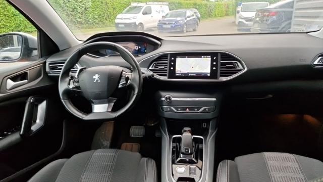Peugeot 308 image 9