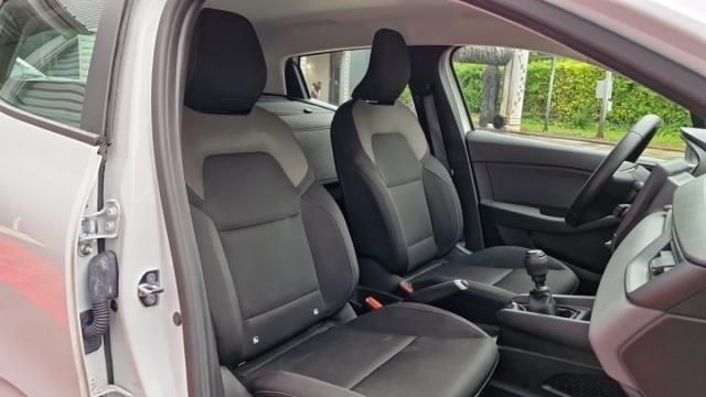 Renault Clio image 9