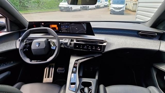 Peugeot 5008 image 2